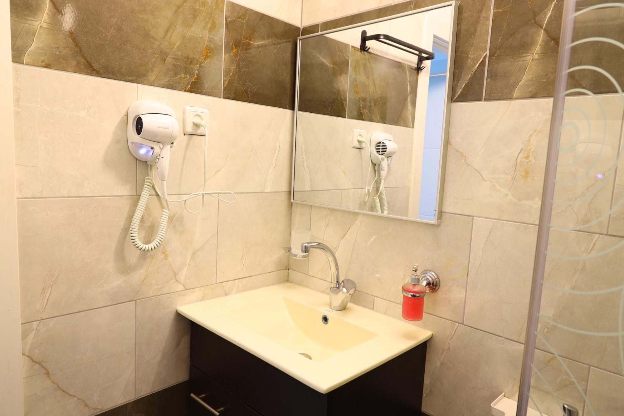 Apartment דירת יהלום חדשה ומודרנית 5 דקות נסיעה מהים *
